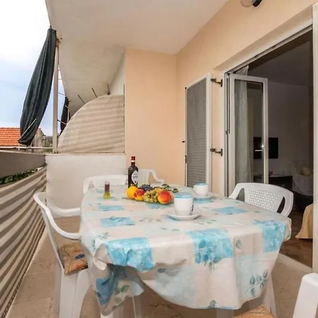 Apartment Naki - Terrace & Free Parking *