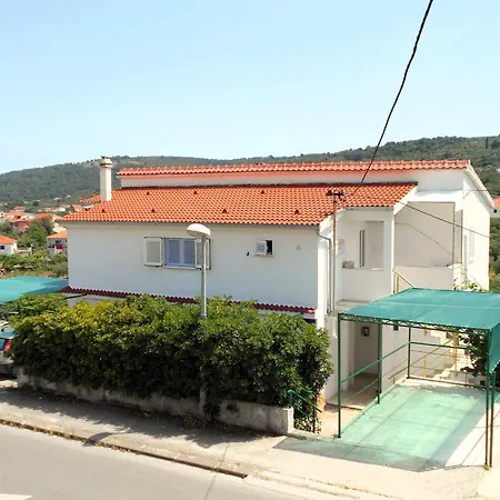 Naki Apartament *