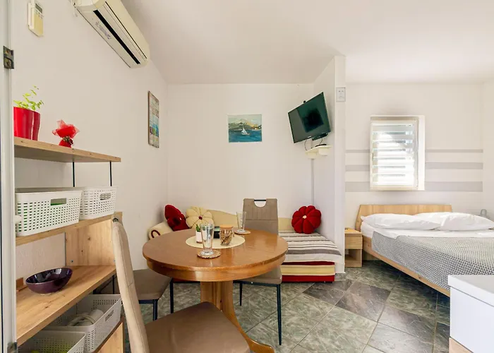 Apartament Naki Slatine