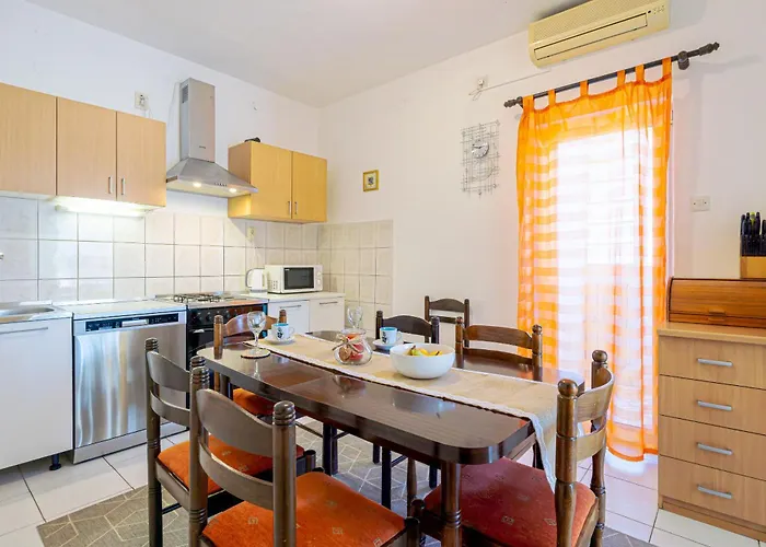 Apartament Naki Slatine